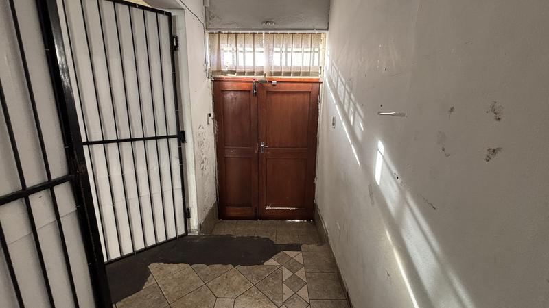 To Let commercial Property for Rent in Maitland Western Cape